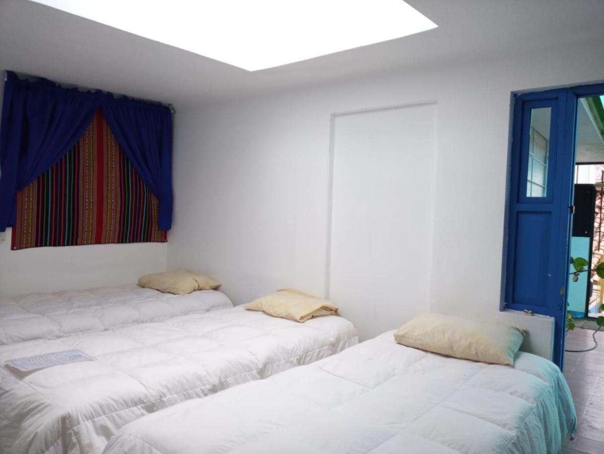 Chambre Lits Jumeaux avec Salle de Bains Commune